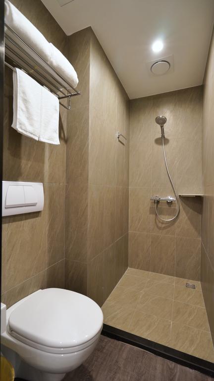 Hanting Premium Hotel Shanghai South Xizang Road Zewnętrze zdjęcie