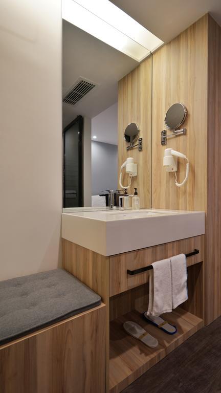 Hanting Premium Hotel Shanghai South Xizang Road Zewnętrze zdjęcie
